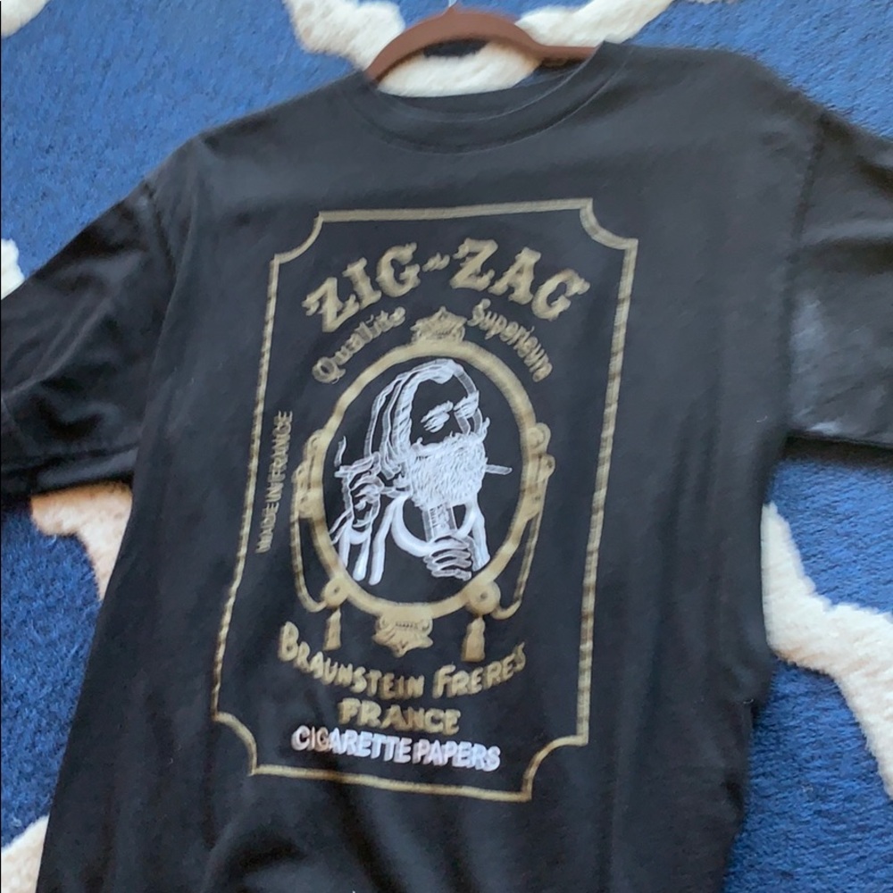 Men’s Zig Zag Rolling Papers Shirt